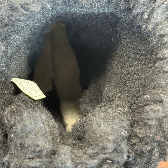 UGG Bailey Bow II Black Shearling Boots – Women’s Size 8 - Picture 8 of 9